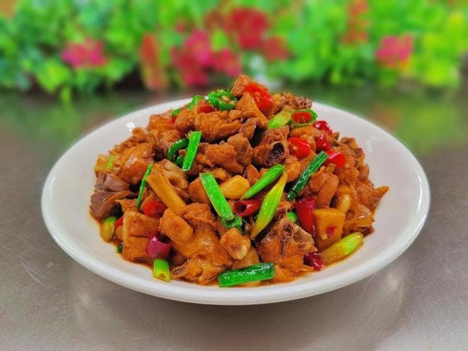生炒鸡的做法：焦香入味，不腥不柴的美味秘诀