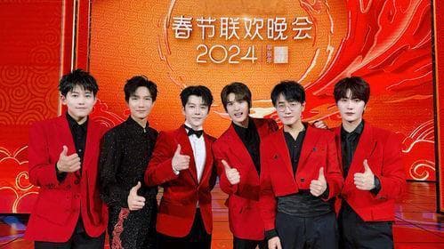 0713男团和陈曦亮相2025春晚首秀
