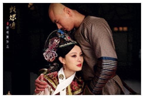 权力漩涡中的爱情：甄嬛传人物关系解读