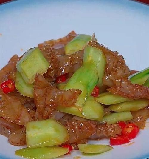 凉拌海蜇丝三种创意做法：从清新到麻辣，总有一款适合你