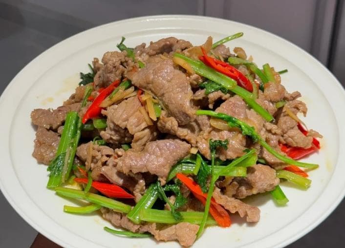 炒牛肉时，总是肉质柴？大厨教你“4大技巧”，保证牛肉又嫩又滑