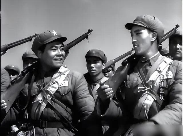 新中国第一部战争影片《南征北战》，百看不厌的经典