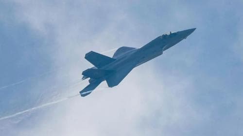 歼35能否发射格斗弹与未来隐身战斗机之间空战中空空导弹配置！