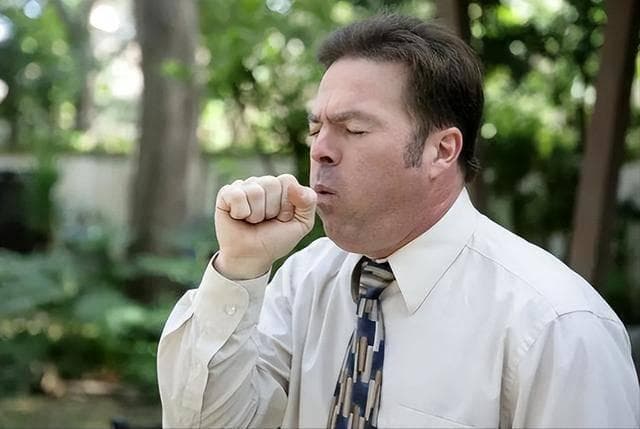 嗓子总是感觉有痰？痰多总是吐不完？中医教你几招，痰止人安