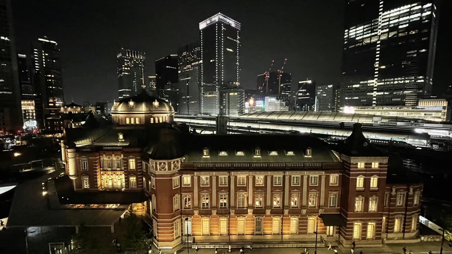 东京车站夜景打卡指南：绝美灯光秀不容错过！