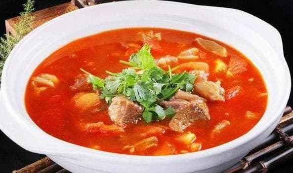 西红柿炖牛腩的家常做法：在家也能做出饭店级美味