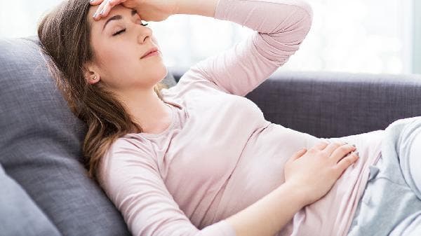社交焦虑的原因是什么？评价恐惧如何影响社交行为？