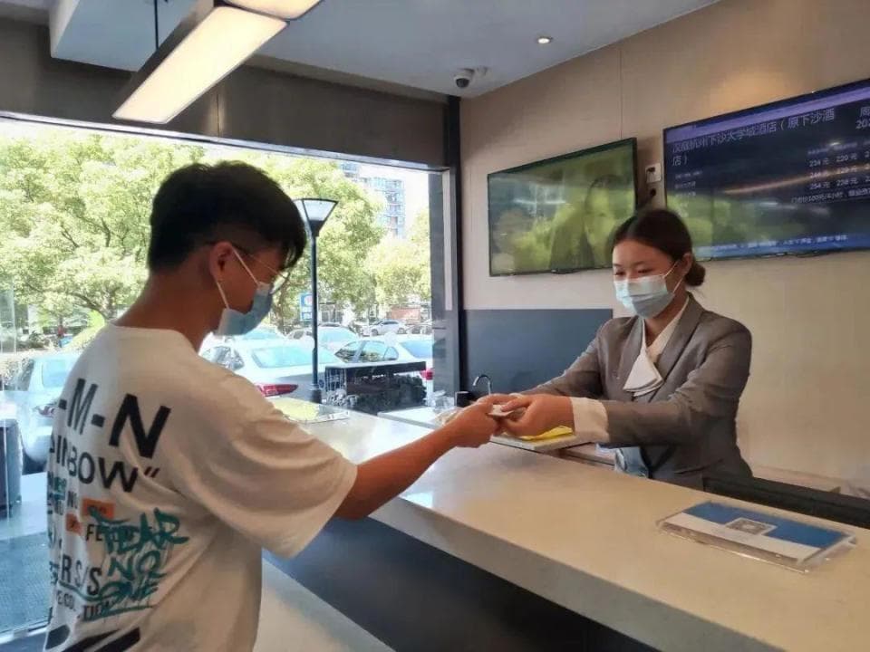 多地推出青年人才驿站：大学生免费住宿政策汇总
