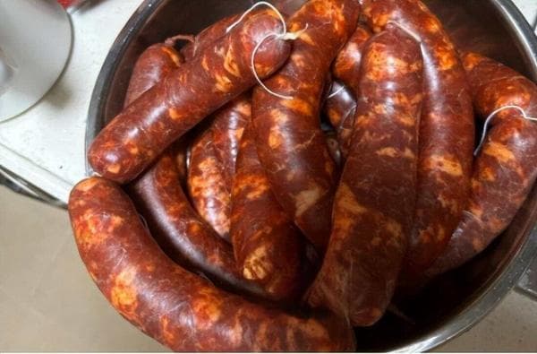 冻久了的腊肉、香肠不要吃，容易致癌？告诉你真相