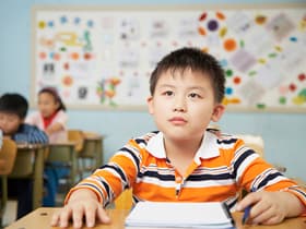 如何教导有特殊学习困难的学童阅读和写作？