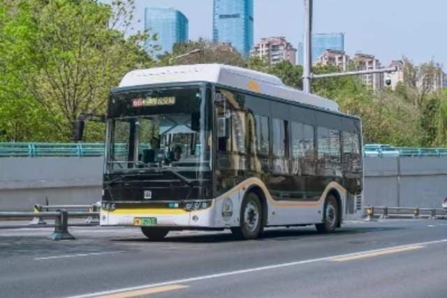 成都公交将新开27条地铁接驳线，覆盖15个片区