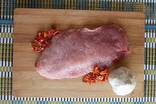 “卖肉”一词的深层含义与文化现象解析