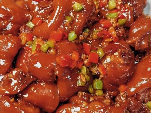 家常猪蹄秘制做法：软糯入味脱骨易，酱香四溢拌饭香