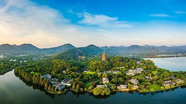 国内免费的五A景区，杭州西湖当属头一把，带你体验深度游玩