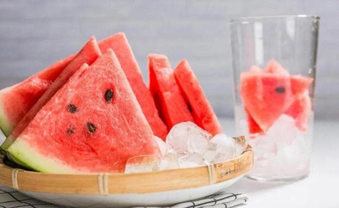 过敏性鼻炎患者的饮食调理指南：远离过敏，健康呼吸