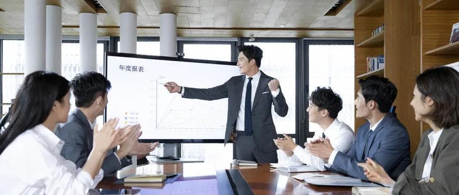 口才与演讲能力的大幅提升：职场人士必读指南