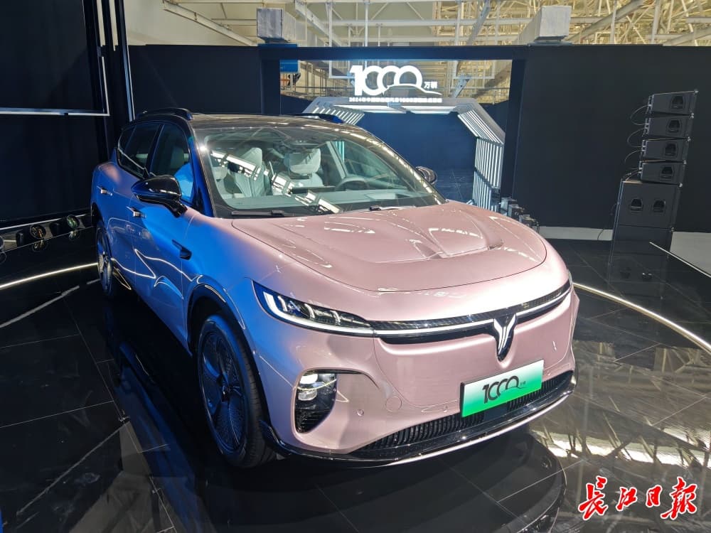 “钱学森手写信”32年后中国车企共同见证： 我国新能源汽车全球首破年产千万辆