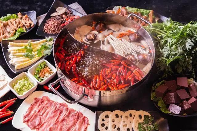 孕期火锅攻略：初期能吃吗？菜品选择与注意事项