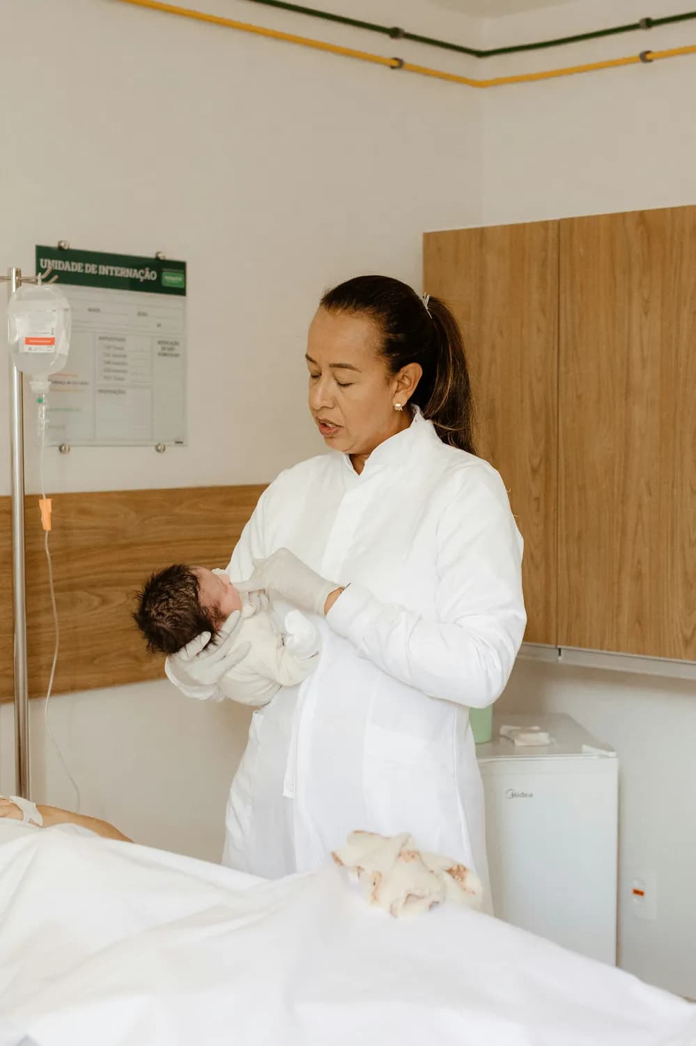 科学坐月子新指南：护理宝宝同时促进妈妈恢复