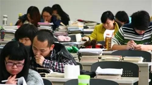 考研复试分数线是什么？如何理解其重要性？