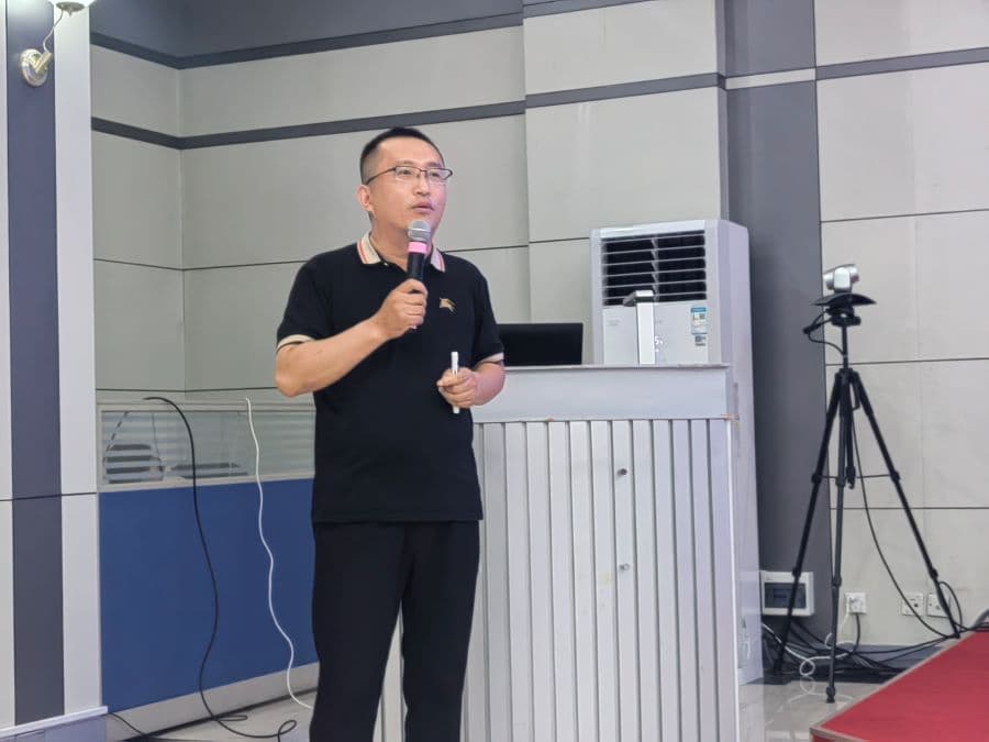 抑郁的孩子为何会割腕？从症状到应对策略的全面解析