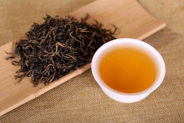 喝金骏眉茶会上火吗？哪些人不要随便喝？分享正确的泡法