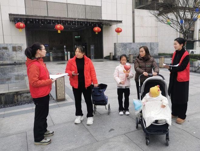 公交公司走进社区听居民意见，科学规划优化调整公交线路