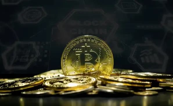 全球科技金融动态：比特币重返前十，北京算力中心落成，软银拟投160亿美元入局AI