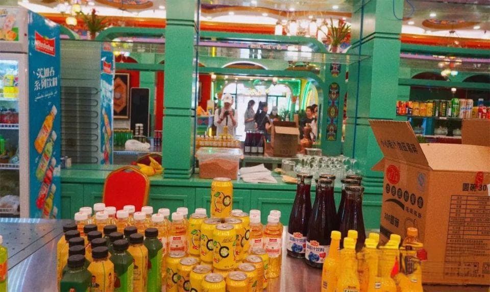 阿克苏老街夜市：特色新疆美食让人目不暇接