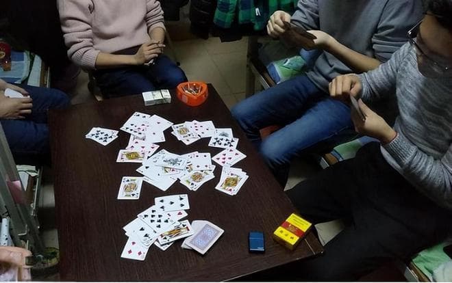 打了这么久的扑克牌，牌上的12个人都是谁？他们为何会出现在牌上