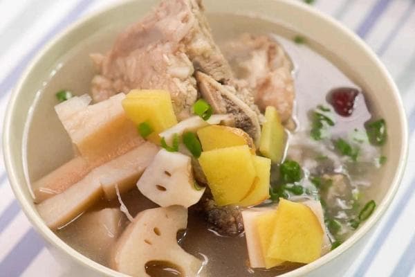 莲藕汤的功效与作用、禁忌和食用方法