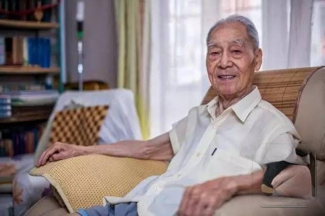 许渊冲：年近百岁坚持奋斗在翻译文学第一线