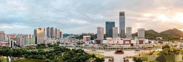 如何通过租金定价策略提升商业地产收益？