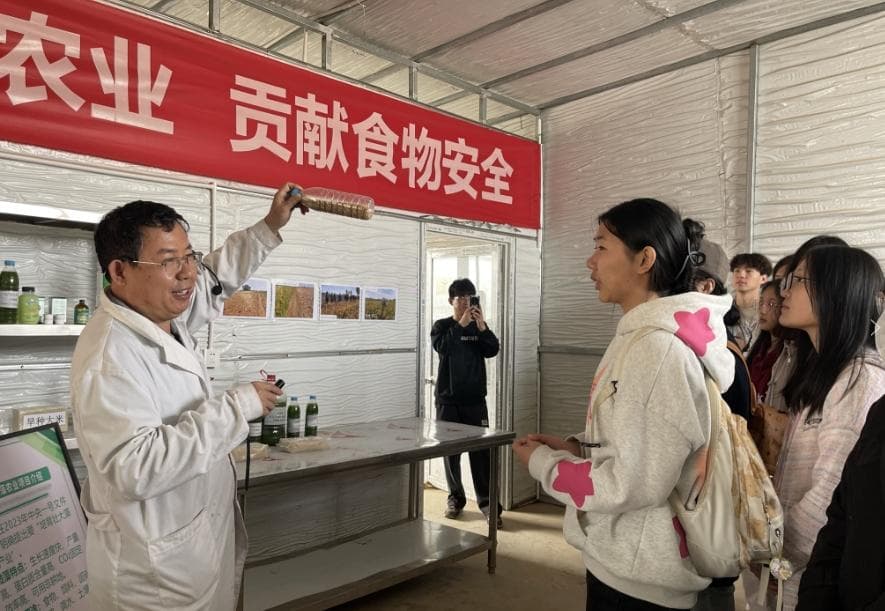 以智兴农、育农、助农