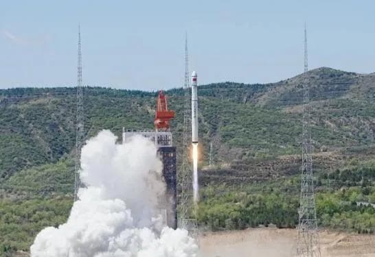 长六丙首飞成功，这型新火箭强在哪？