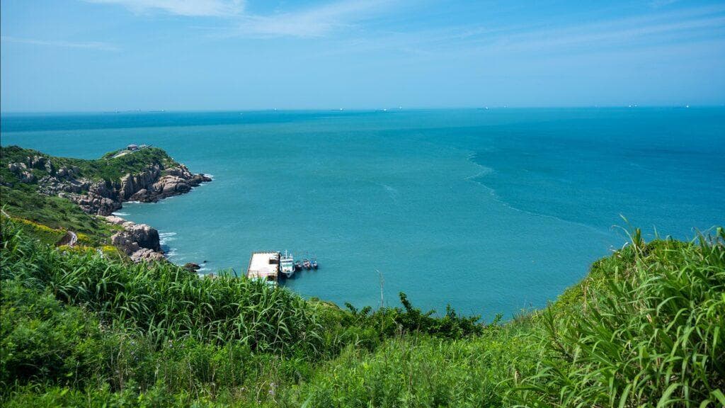 此地海碧天蓝，处处皆风景？来舟山东极岛感受宝藏海岛风光！