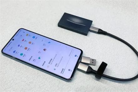 移动硬盘如何连接手机使用