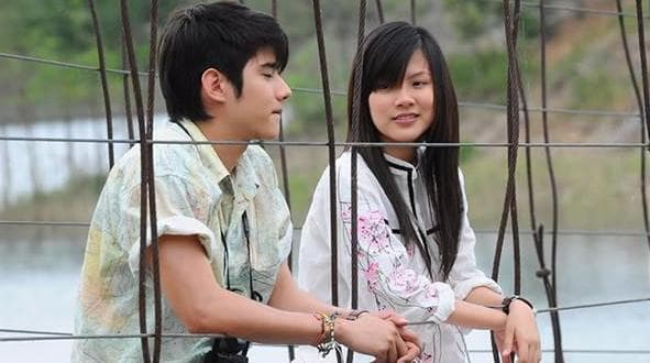 “同情”还是“同恨”？文学作品中的情敌关系解析