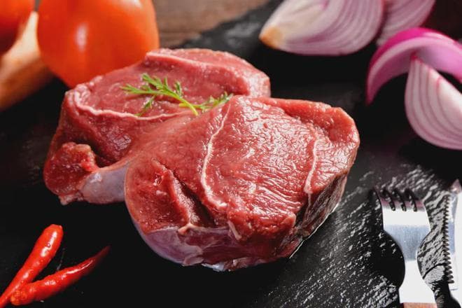 解冻肉最不安全的方法并非流水冲洗，而是……
