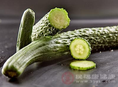 黑眼圈怎么办？热敷加冷敷等多种实用改善方法