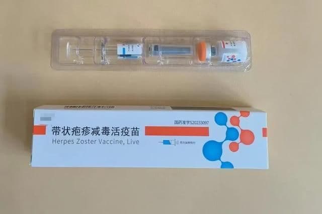 接种带状疱疹疫苗后，突然“感冒”了？