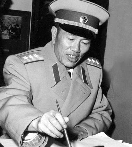 开国上将邓华：曾担任过志愿军总司令，唯一指挥过百万大军的上将
