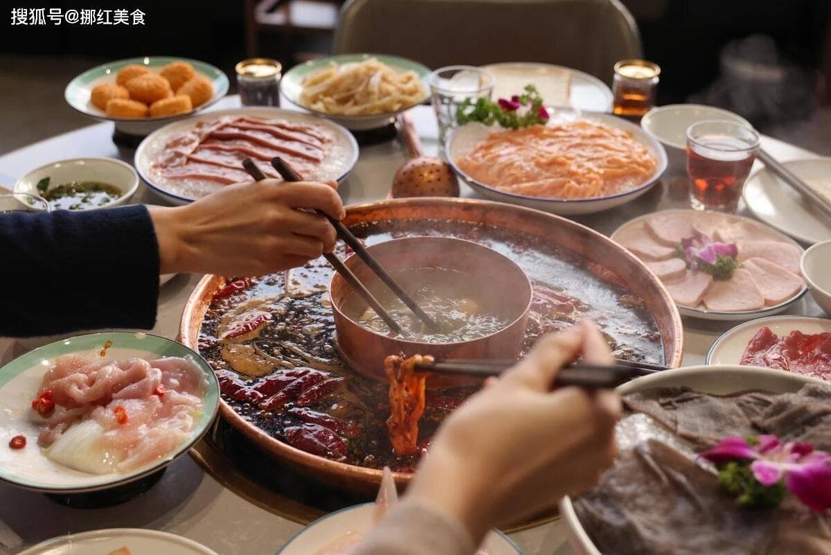 煮火锅的食材有哪些？毫不夸张地说没有100，也有99，准备1T的胃