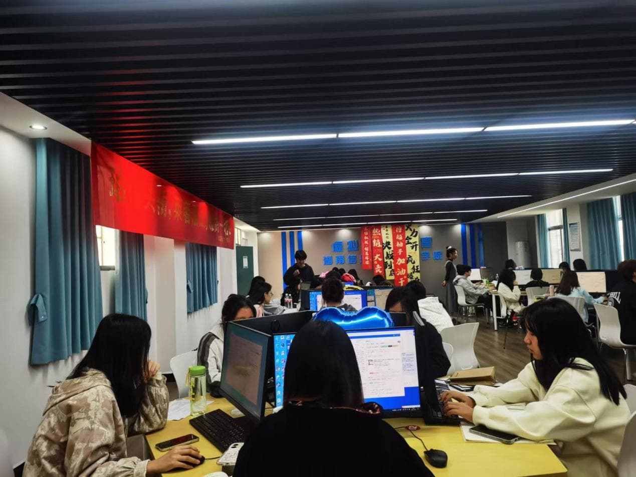 走进真实商业运营环境，湖南高校学子开展“双十一购物狂欢节”实训