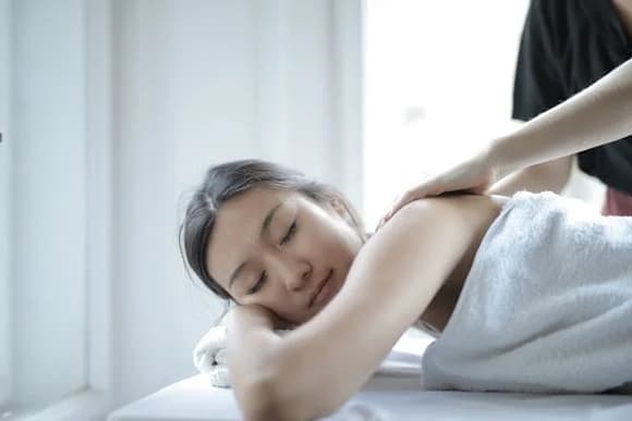 敲背：古老养生法，敲出健康新篇章