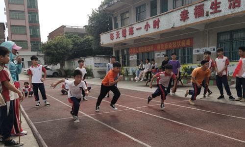 破解弯道200米跑步技巧（掌握转弯技巧）