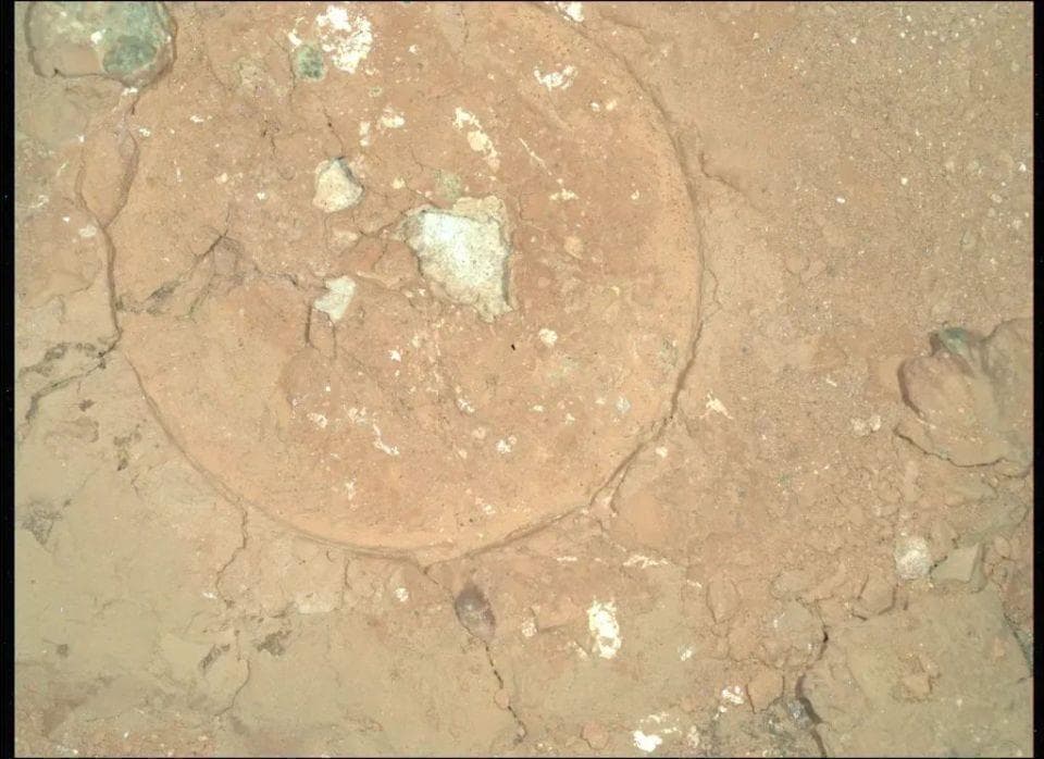 生物？科学家在火星上发现一种神秘的“小绿斑”