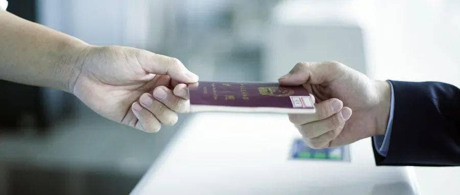 成都坐高铁去香港需要港澳通行证吗？