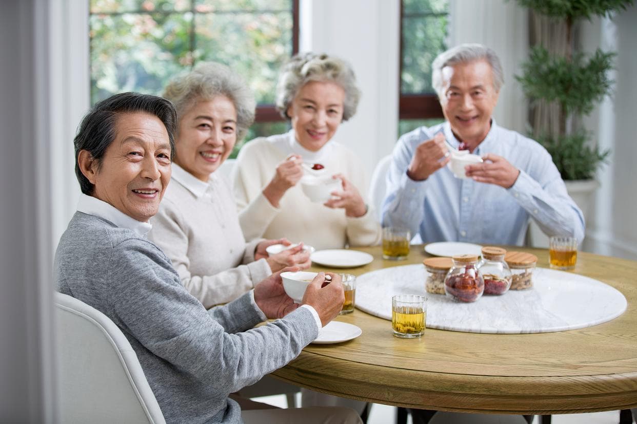 一文详解老人膳食：用“拳头”掌握营养摄入量