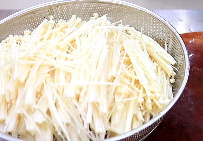 金针菇的美味做法大全：简单易学，鲜嫩可口！